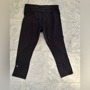 Lululemon cropped black leggings size 6